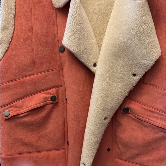 En Merci Chic Pink Punch and Cream Shearling Vest - Picture 5 of 5